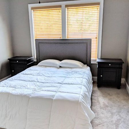 Spacious Deluxe House For You, Your Family And Friends Charlotte Exterior foto